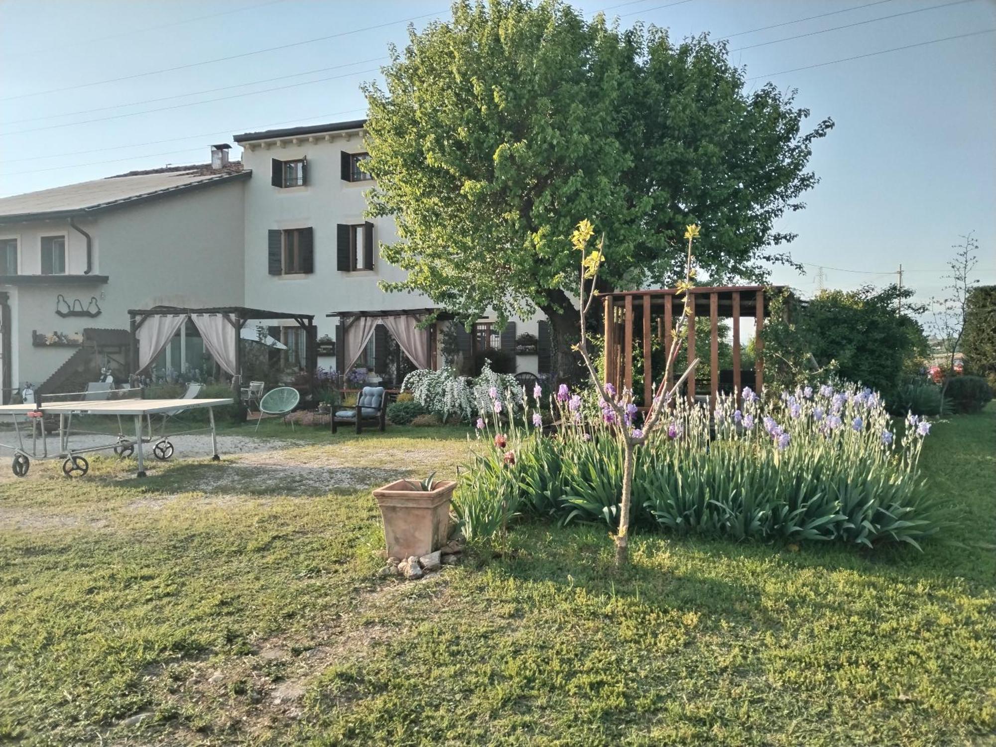 Bed and Breakfast Ca' Blanca Castelnuovo del Garda Esterno foto